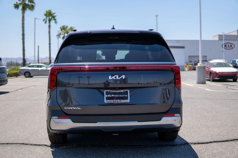 New 2026 Kia Carnival Hybrid SXImage 6