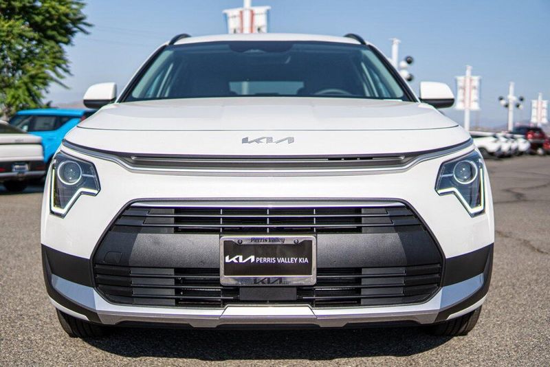 New 2026 Kia Niro LXImage 2