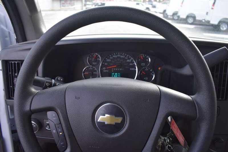 New 2025 Chevrolet Express 3500 Work VanImage 20