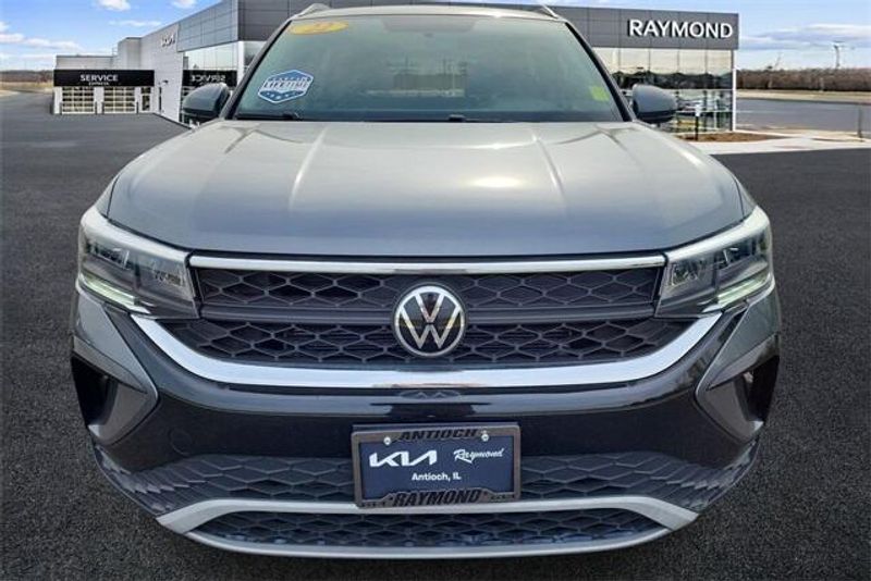 2022 Volkswagen Taos 1.5T SEImage 3