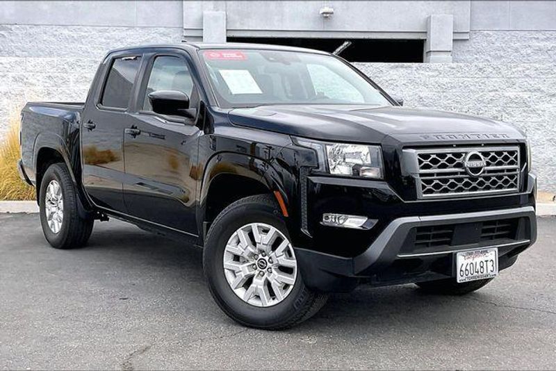 Used 2023 Nissan Frontier SVImage 12