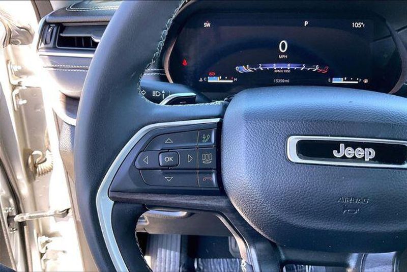 Used 2023 Jeep Grand Cherokee LimitedImage 18