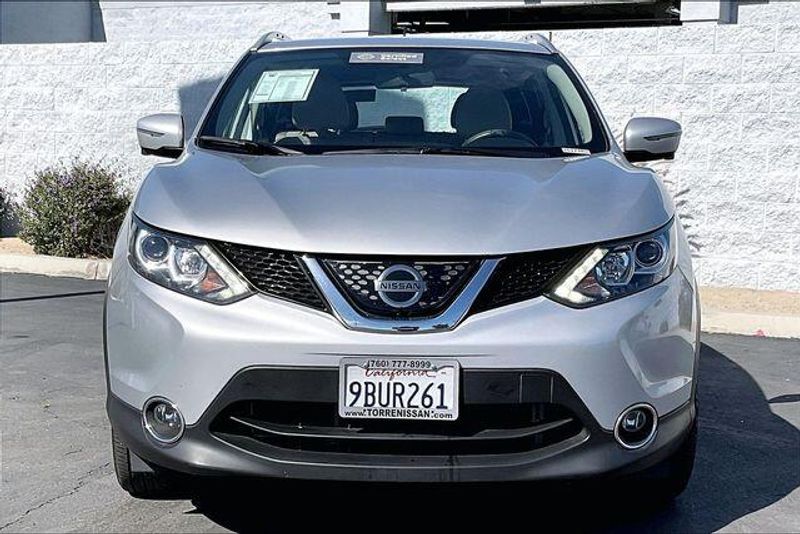 Used 2018 Nissan Rogue Sport SLImage 2