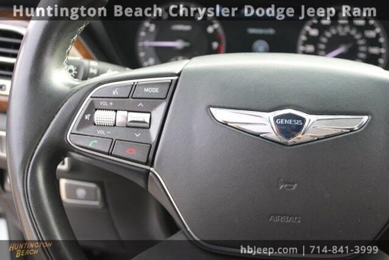 2017 Genesis G90 3.3T PremiumImage 24