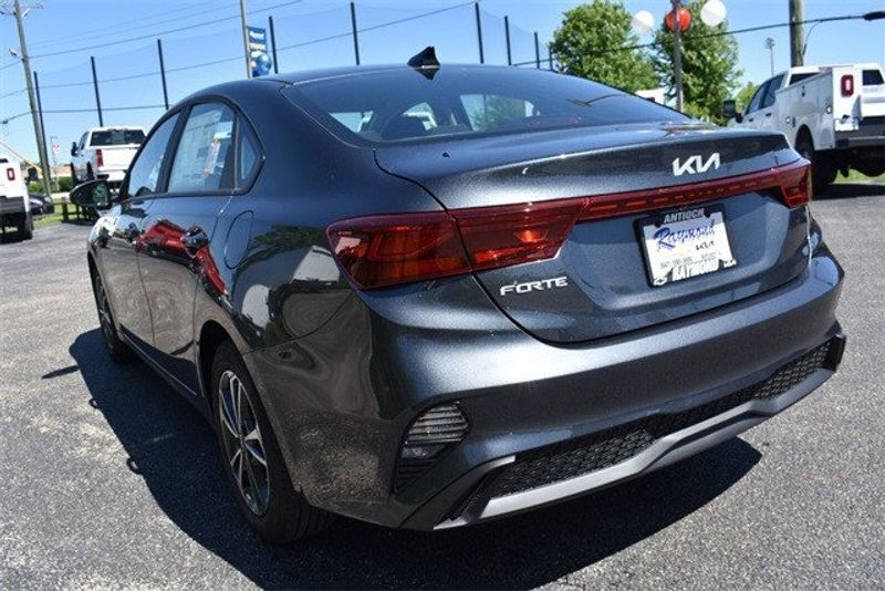 2024 Kia Forte LXSImage 6