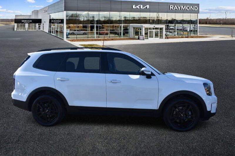 Used 2024 Kia Telluride EX X-LineImage 2