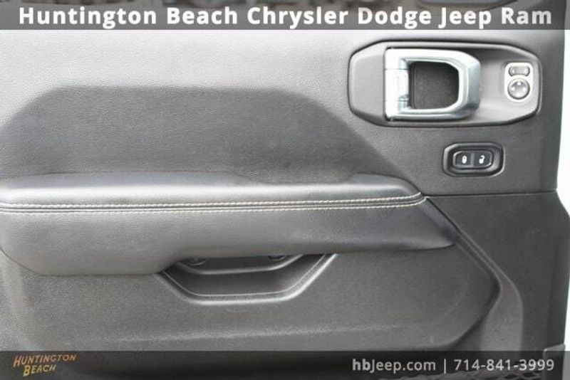 2022 Jeep Wrangler Unlimited SaharaImage 10