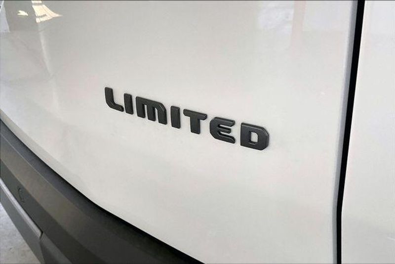 New 2026 Jeep Cherokee Limited 4x4Image 13