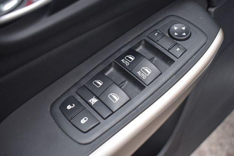 Used 2018 Jeep Cherokee LimitedImage 19