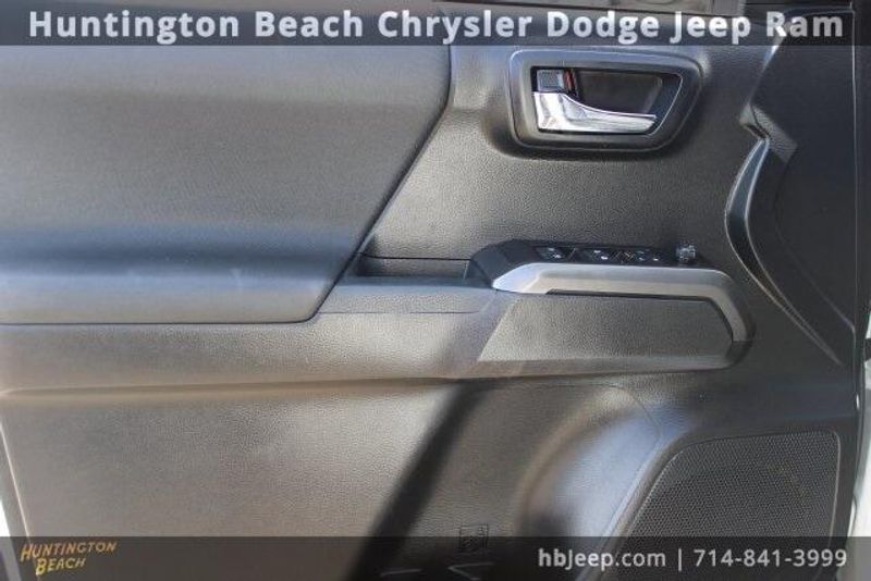 2021 Toyota Tacoma TRD Off-RoadImage 15