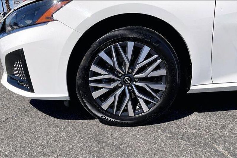 Used 2025 Nissan Altima 2.5 SVImage 8