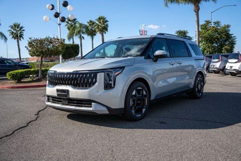 New 2026 Kia Carnival EXImage 3