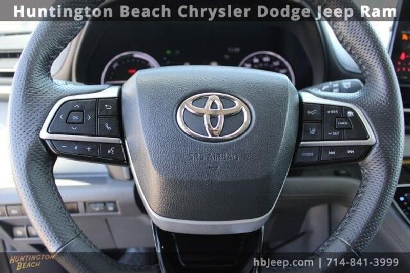 2023 Toyota Sienna LimitedImage 20