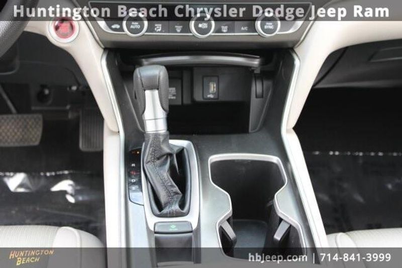 2018 Honda Accord LXImage 14