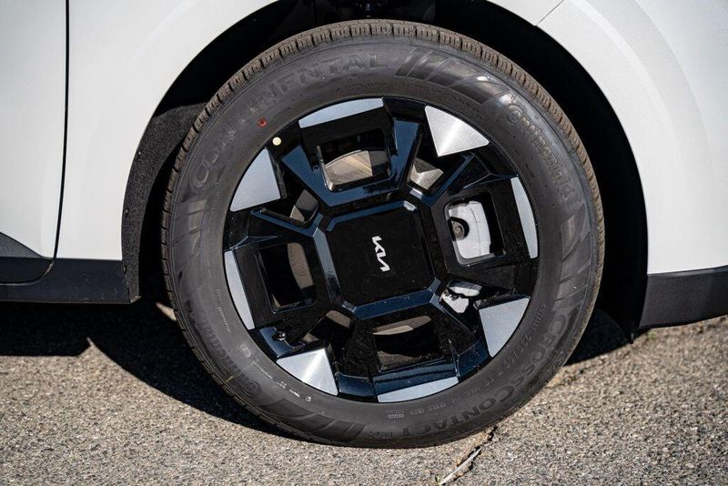 New 2026 Kia Carnival EXImage 9