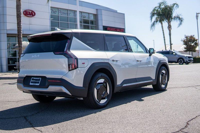 New 2026 Kia EV9 LightImage 7