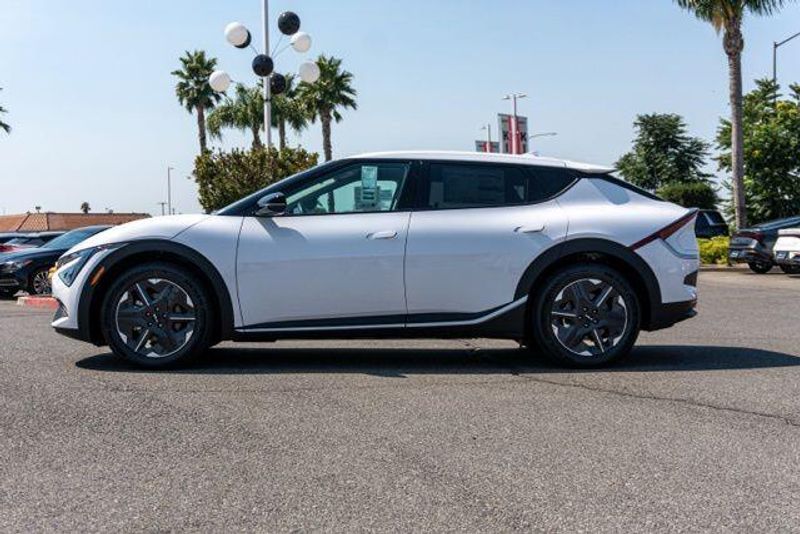 New 2025 Kia EV6 LightImage 4