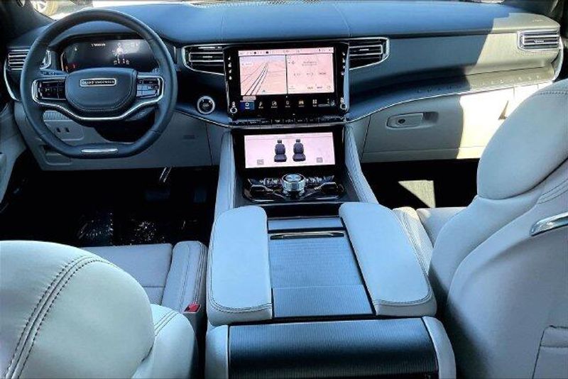 2026 Jeep Grand Wagoneer Summit Obsidian 4x4Image 4