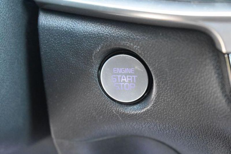 New 2025 Kia Sorento LXImage 24