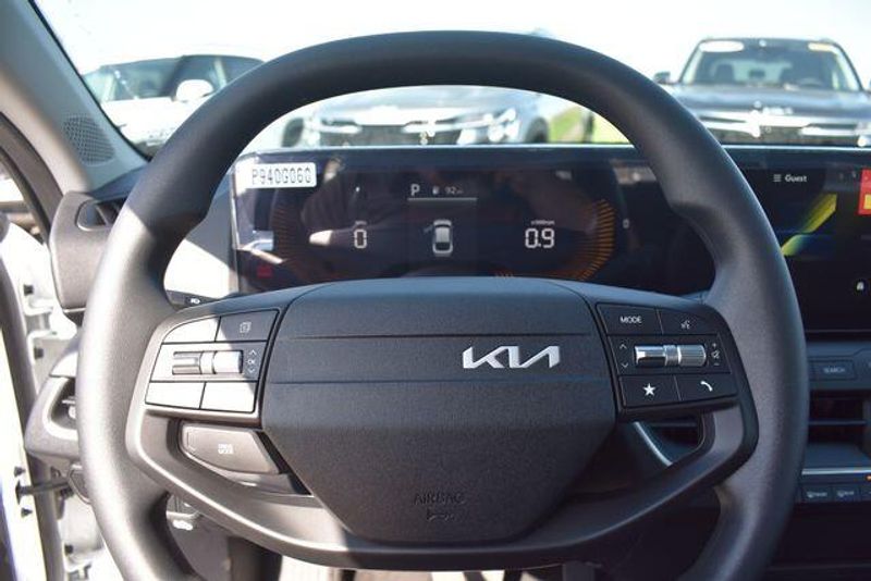 New 2026 Kia K4 LXSImage 24