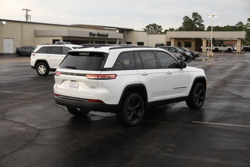 2025 Jeep Grand Cherokee Altitude 4x2Image 11