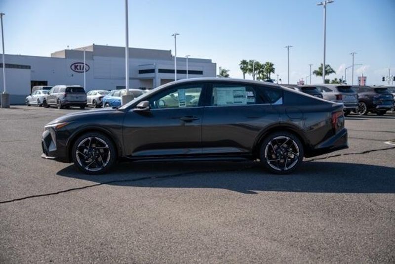 New 2025 Kia K4 GT-LineImage 4