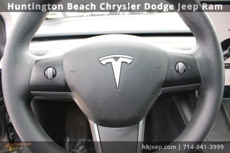 2021 Tesla Model 3 Standard Range PlusImage 14
