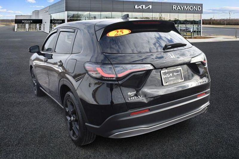 Used 2025 Honda HR-V SportImage 5