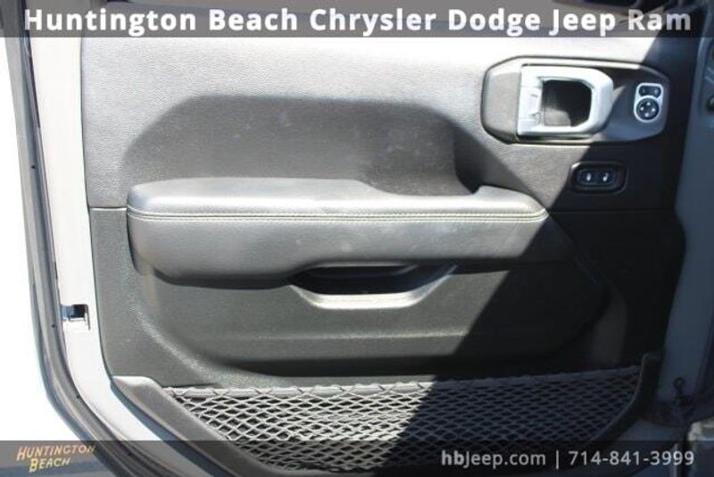 2020 Jeep Wrangler Unlimited SaharaImage 13