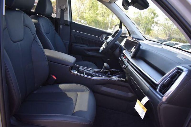 New 2026 Kia Sorento SXImage 15