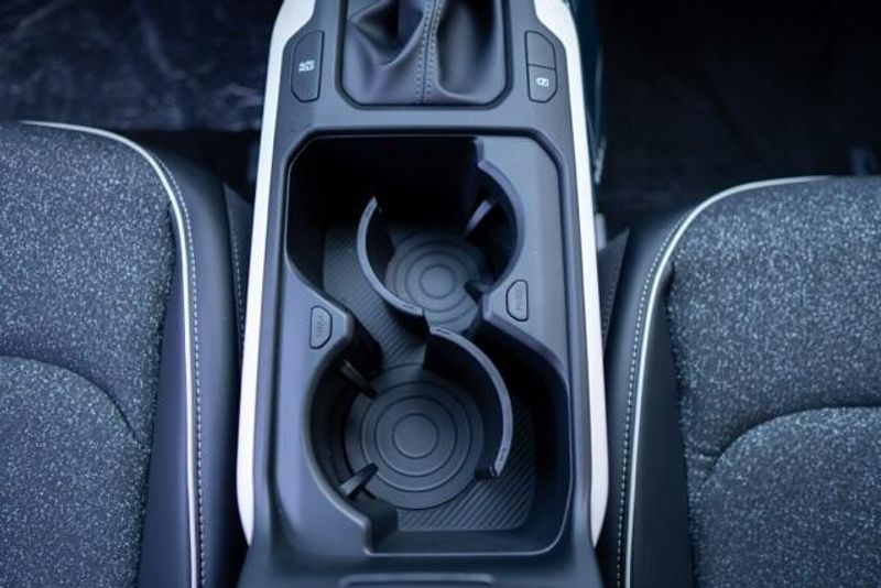 New 2025 Kia K4 GT-LineImage 19