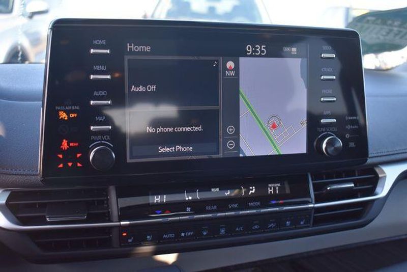 Used 2023 Toyota Sienna LimitedImage 33