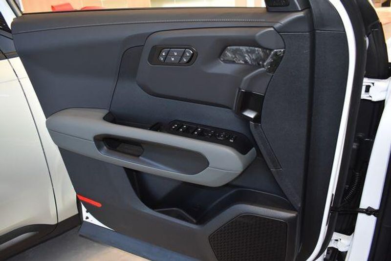 New 2027 Kia Telluride X-Pro SX-PrestigeImage 32