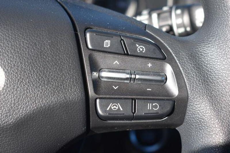 Used 2022 Hyundai Kona SELImage 27