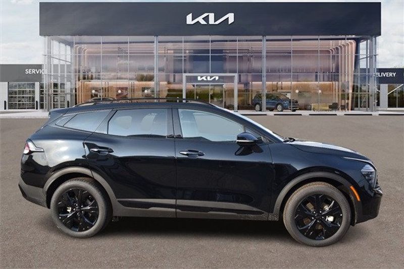 2025 Kia Sportage X-LineImage 2