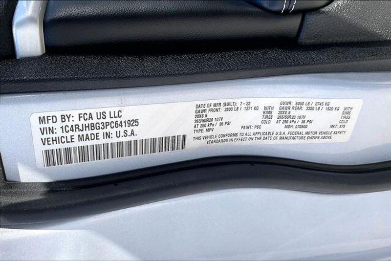 Used 2023 Jeep Grand Cherokee LimitedImage 32
