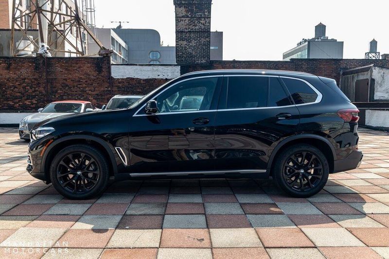 2022 BMW X5 xDrive40iImage 2