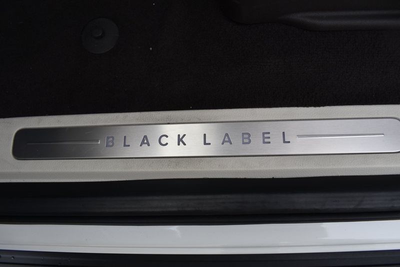 2023 Lincoln Navigator Black LabelImage 25