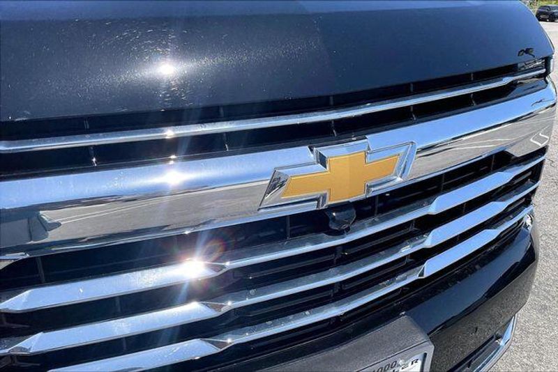 Used 2025 Chevrolet Tahoe LTImage 30