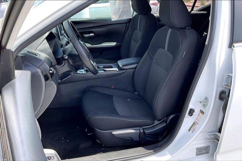 Used 2025 Nissan Sentra SVImage 24