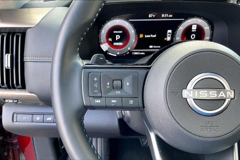 Used 2025 Nissan Pathfinder PlatinumImage 18