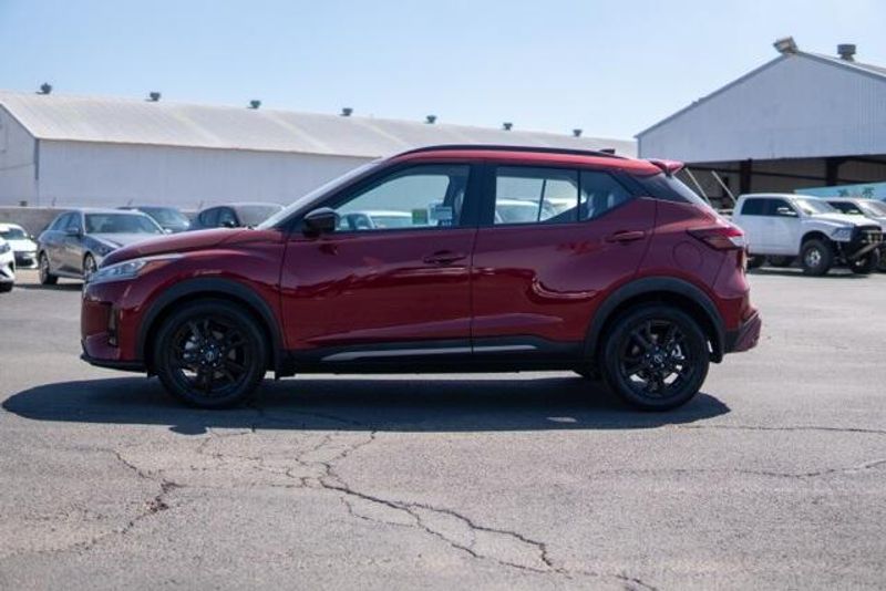 Used 2022 Nissan Kicks SRImage 4