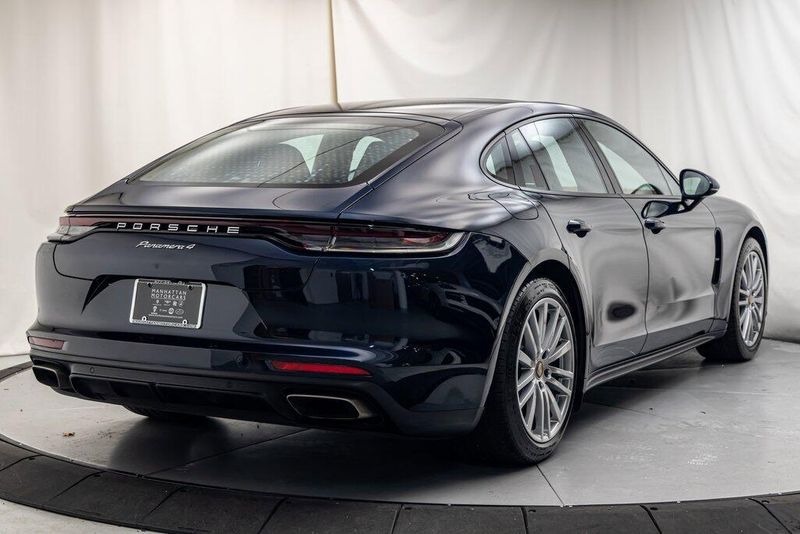 2021 Porsche Panamera 4Image 5