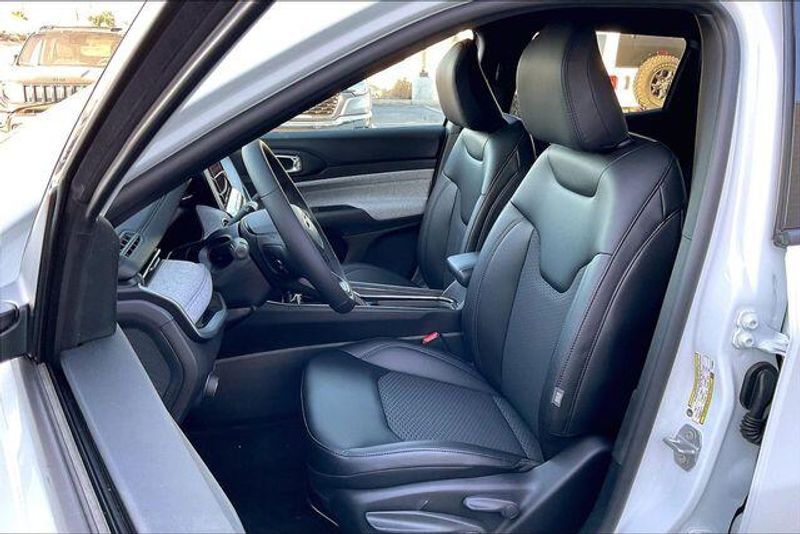 New 2026 Jeep Compass Latitude 4x4Image 8