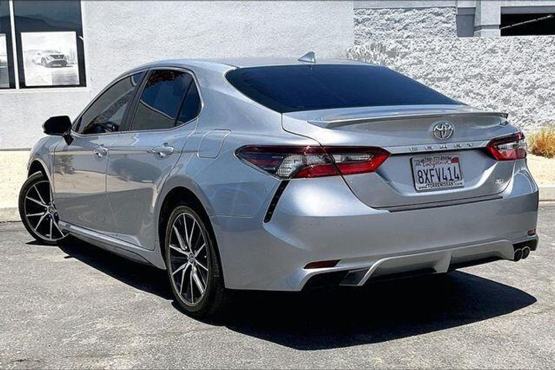 Used 2021 Toyota Camry SEImage 10