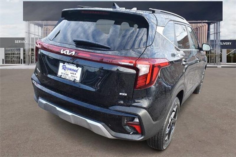 2025 Kia Seltos EXImage 3