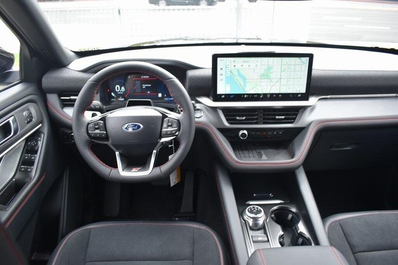 New 2025 Ford Explorer STImage 12