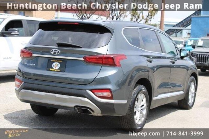2020 Hyundai Santa Fe SEImage 5