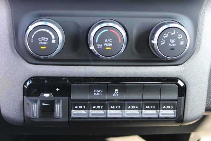 2024 RAM 2500 Tradesman Regular Cab Harbor BodyImage 27