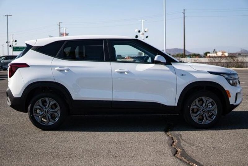 New 2025 Kia Seltos LXImage 8